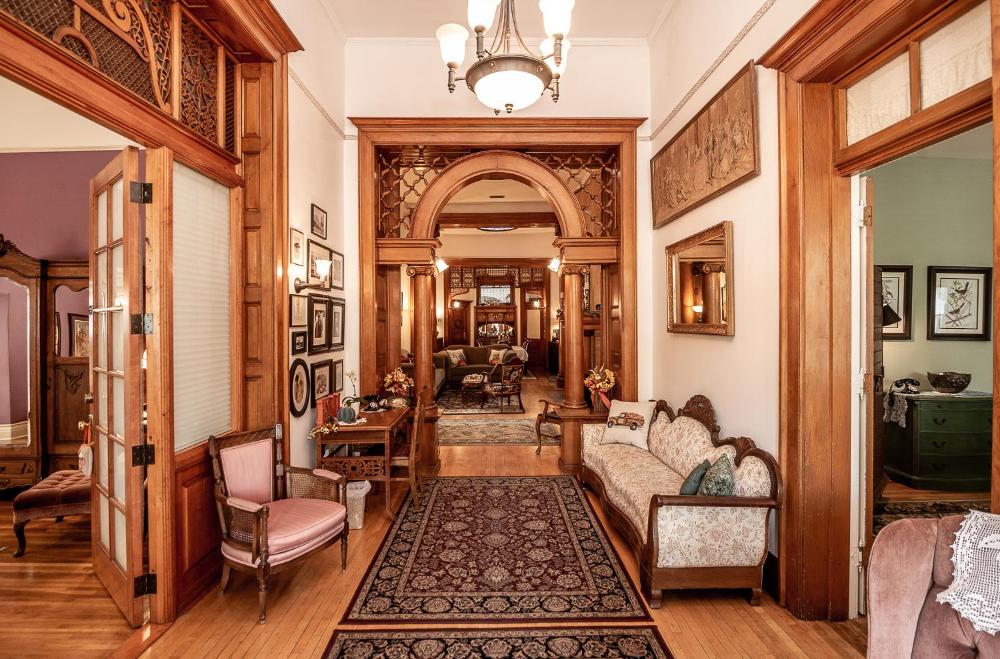 Luxury Triple Room interior